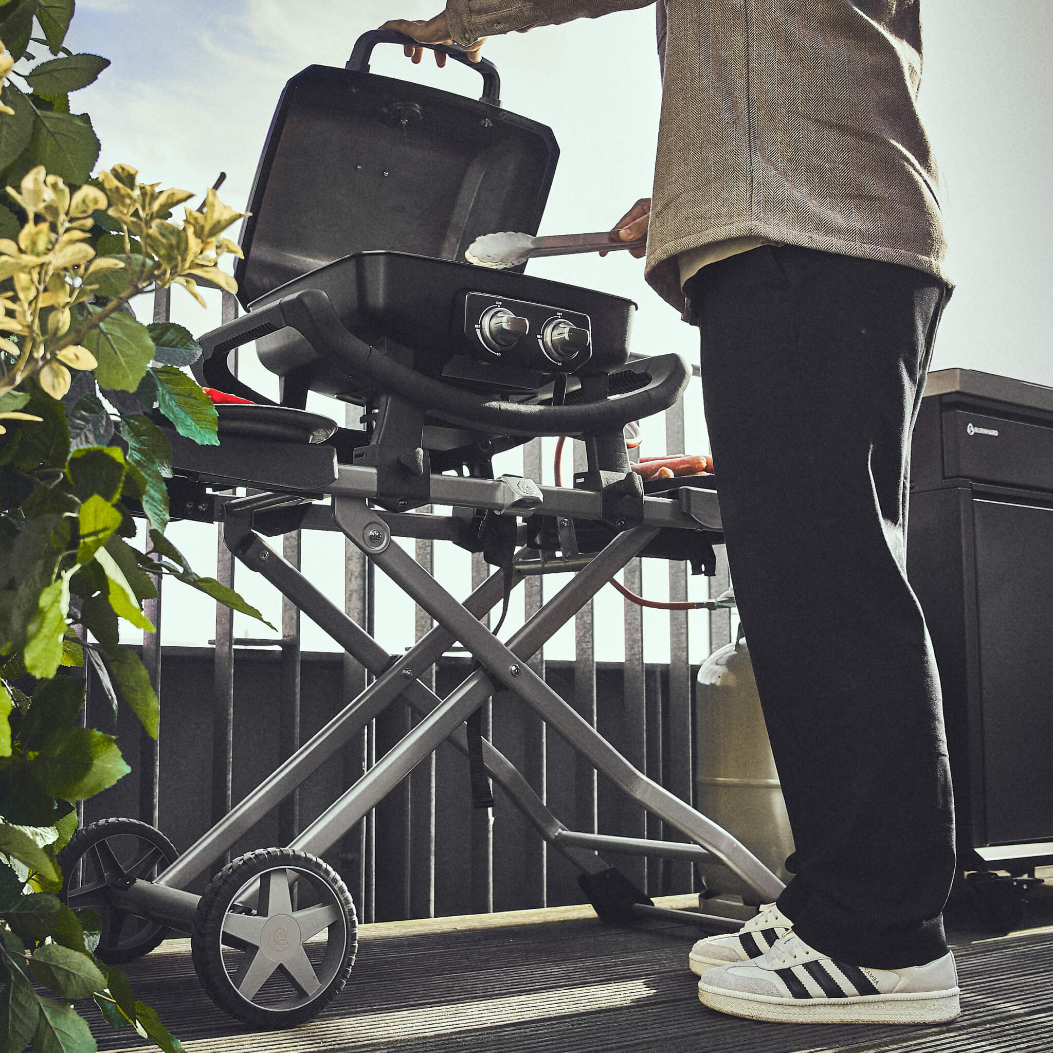 Rollwagen für den Gasgrill WAYNE Balkongrill passend für 1 & 2 Brenner von BURNHARD