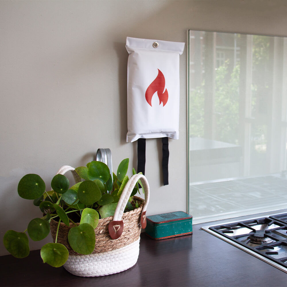 Löschdecke Flammen | Brandschutzdecke 1.20m x 1.80m für Haus | Camping | Boot | Grill | Personen von Naaais