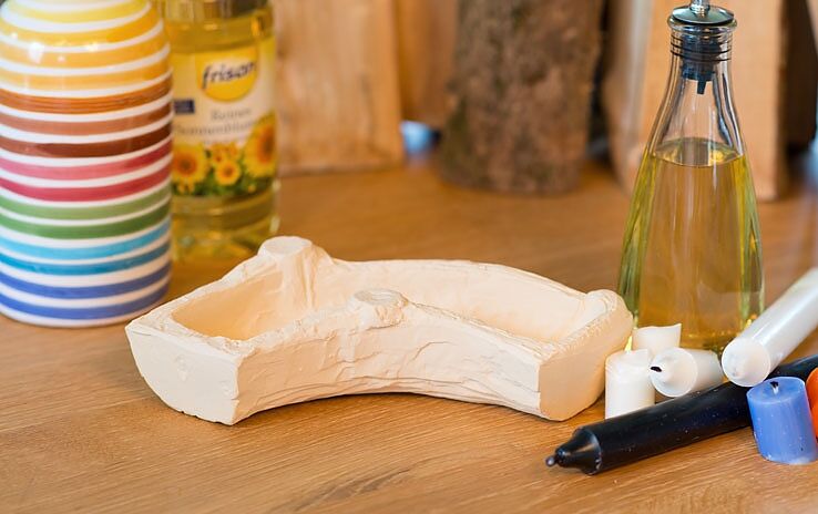 Feueranzünder und Stapelhilfe für alle holzbetriebenen Feuerstellen aus CeraFlam® Keramik - DFA von DENK Keramik