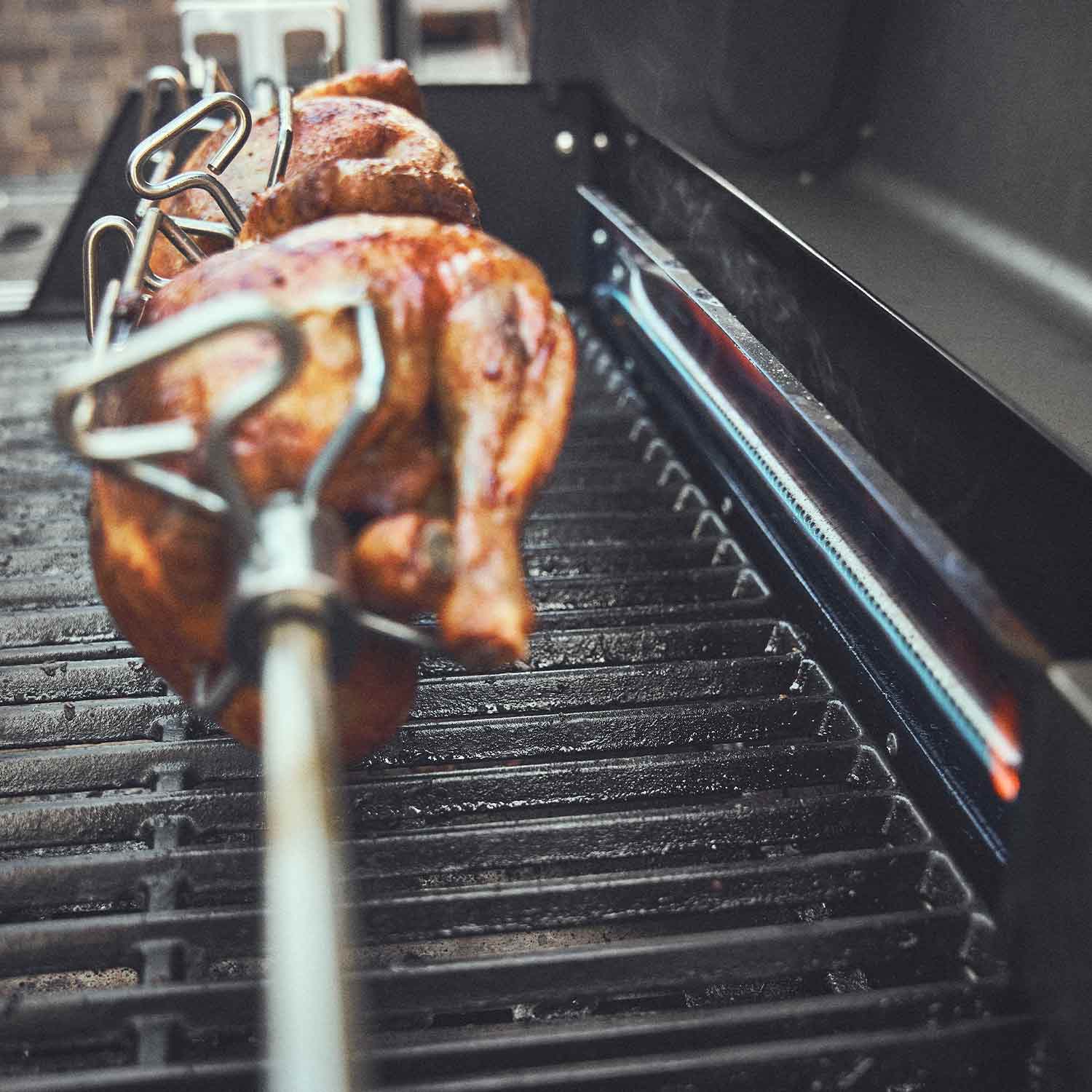 BURNHARD Big EARL Premium-Gasgrill 4-Brenner in der Farbe Edelstahl mit Gusseisenrost von BURNHARD